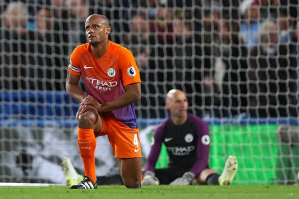 Guardiola terkesan oleh kinerja bek tengah tersebut. Ia bahkan mengatakan Kompany adalah pemimpin yang baik untuk City.