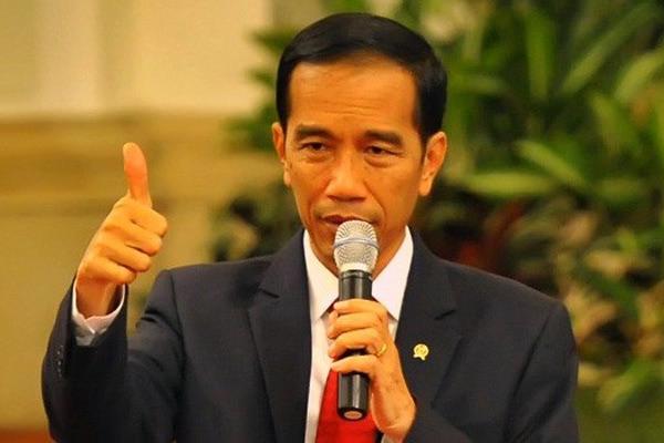 Upacara tersebut dipimpin langsung oleh Presiden Jokowi, yang tiba pukul 08.00 WIB bersamaan dengan Wapres JK.