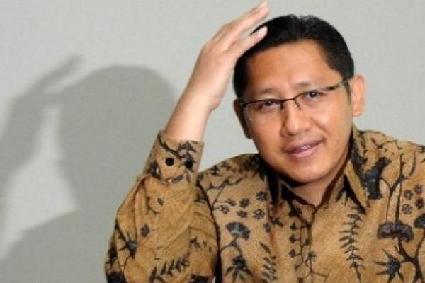 Mantan Ketua Umum Partai Demokrat Anas Urbaningrum menyebut, integritas terpidana kasus korupsi Wisma Atlet Nazaruddin jelas jauh berbeda dengan Wakil Ketua DPR Fahri Hamzah.