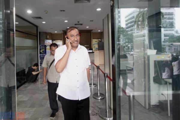 Politikus Golkar itu ditetapkan sebagai tersangka lantaran diduga diduga menghalangi penyidikan dan penuntutan yang sedang dilakukan KPK.