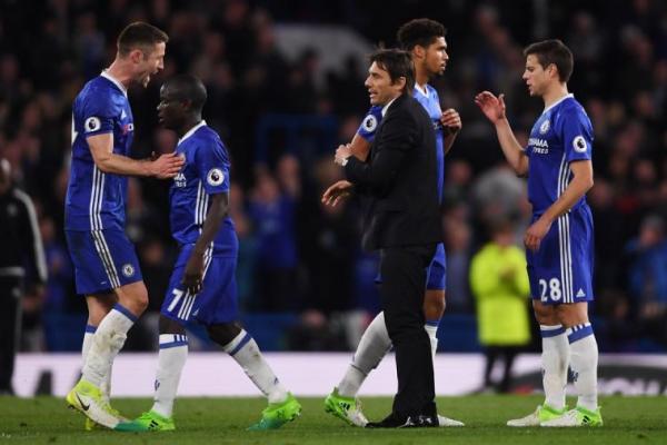 Pelatih Chelsea Antonio Conte merasa pantas menerima pujian, atas hasil yang diraih oleh timnya di Liga Premier Inggris.