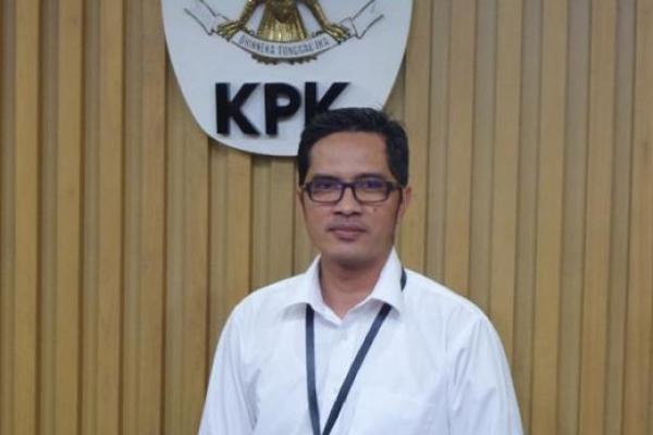 Komisi Pemberantasan Korupsi (KPK) memfasilitasi pelaksanaan salat Idul Fitri 1439 Hijriah terhadap 52 orang tahannya.