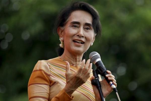 Suu Kyi berbicara soal patriarki yang masih kental di negaranya, sementara itu perempuan Rohingya menjadi korban