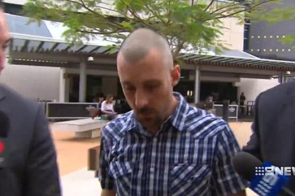 Walau awalnya mengelak telah melakukan hal keji itu, akhirnya pria asal Brisbane itu ditangkap polisi karena terbukti sebagai pelaku pembunuhan dan penyiksaan kepada anak.