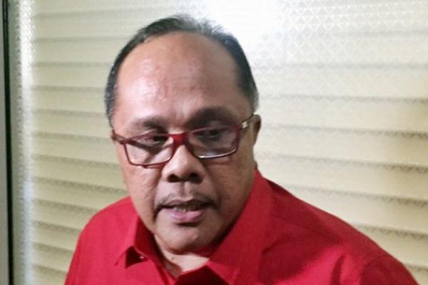 Meski berstatus sebagai tersangka kasus dugaan e-KTP dan menjadi tahanan Komisi Pemberantasan Korupsi (KPK), Setya Novanto masih menjabat sebagai Ketua DPR.
