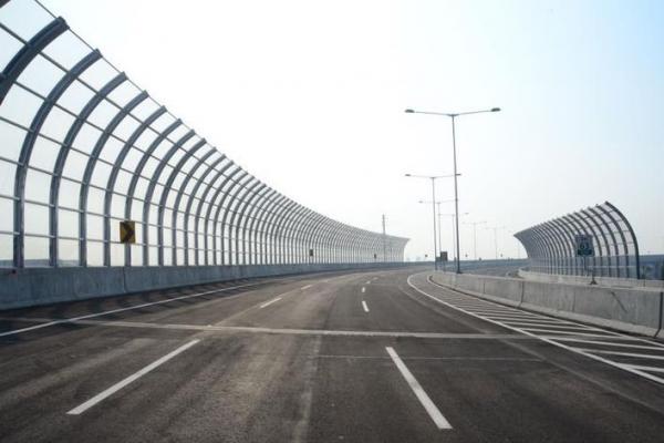 Selama belum membayar tarif, jalan tol akses Tanjung Priok ini akan dilakukan oleh PT Jalantol Lingkarluar Jakarta (JLJ) dan PT Citra Marga Nusaphala Persada Tbk.