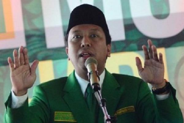 Ketua Umum (Ketum) PPP Romahurmuziy (Romi) mengaku ikut merekomendasikan Haris Hasanuddin sebagai Kakanwil Kemenag Jawa Timur.