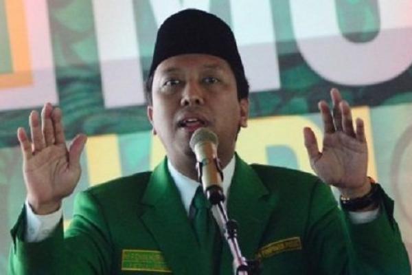 Ketua Umum PPP, Romahurmuziy (Romi) mendadak sakit ketika hendak menjalani pemeriksaa Komisi Pemberantasan Korupsi (KPK) terkait kasus dugaan suap jual beli jabatan di Kemenag.