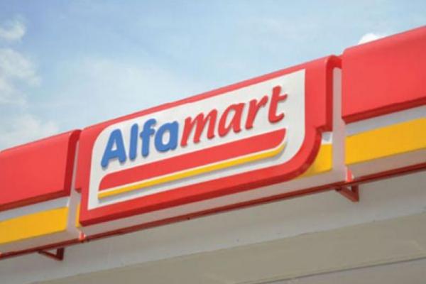 Gugatan itu diajukan dua bulan lalu, setelah KIP dan Mustholih sebagai konsumen meminta Alfamart untuk membuka laporan donasi ke publik. 