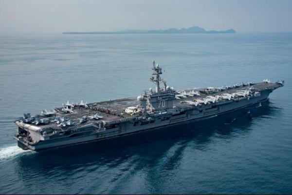 Sedikitnya tujuh pelaut Amerika terluka akibat kecelakaan dalam pendaratan, yang melibatkan sebuah pesawat tempur di geladak kapal induk Amerika Serikat (AS) bertenaga nuklir, yang sedang berlayar di Laut China Selatan.