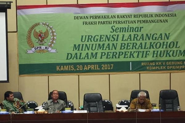 Perdebatan panjang soal judul sebagai salah satu penyebab terhambatnya pembahasan RUU Minuman Beralkohol.