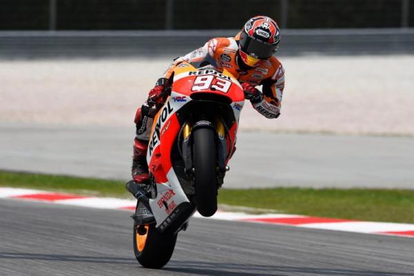 Pebalap Repsol Honda, Marc Marquez berkesempatan menciptakan sejarah baru dalam dunia MotoGP andai berhasil mempertahankan gelar juara dunia miliknya. 