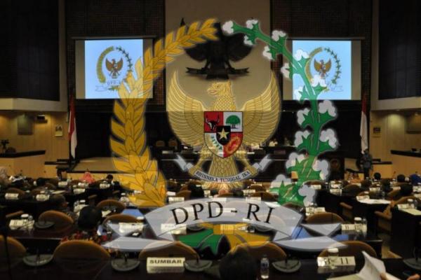 Dualisme kepemimpinan Dewan Perwakilan Daerah (DPD) dinilai sebagai fenomena mengerikan bagi supremasi hukum di Indonesia.