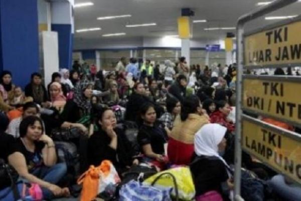 Ancaman serupa juga diberikan kepada setiap orang yang menempatkan pekerja migran dengan tidak memenuhi persyaratan seperti sehat jasmani dan rohani