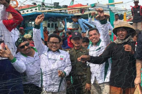 Cak Imin meminta seluruh anggota legistatif PKB untuk turut mengawal keinginan nelayan Pantura tersebut hingga tuntas.