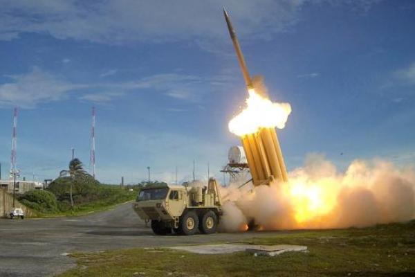 Sistem anti rudal atau Terminal High Altitude Area Defense (THAAD) milik militer AS sekarang beroperasi di Korea Selatan (Korsel), menurut pejabat AS