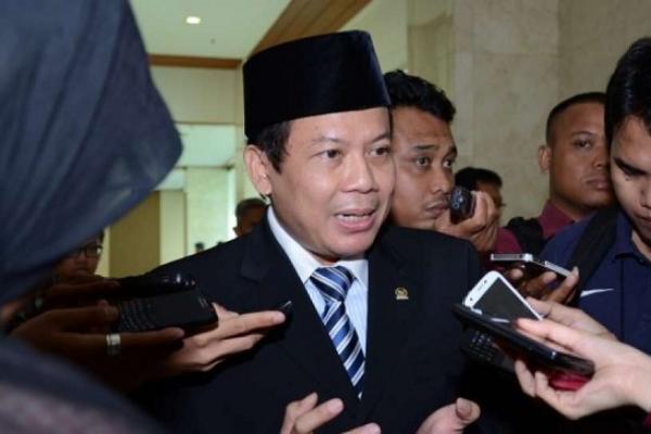 DPR dan pemerintah melalui panitia khusus menyepakati keterlibatan TNI dalam revisi UU Nomor 15 Tahun 2003 terkait Penetapan Perppu No 1 Tahun 2002 tentang Pemberantasan Tindak Pidana Terorisme.