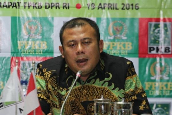 Partai Kebangkitan Bangsa (PKB) mempertanyakan maksud ucapan Ketua Umum Partai Amanat Nasional (PAN) Zulkifli Hasan terkait pembahasan RUU untuk melegalkan LGBT di tanah air.