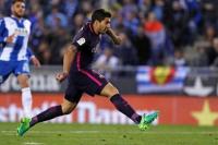 Pemain Espanyol Salah Umpan, Suarez Cetak Gol