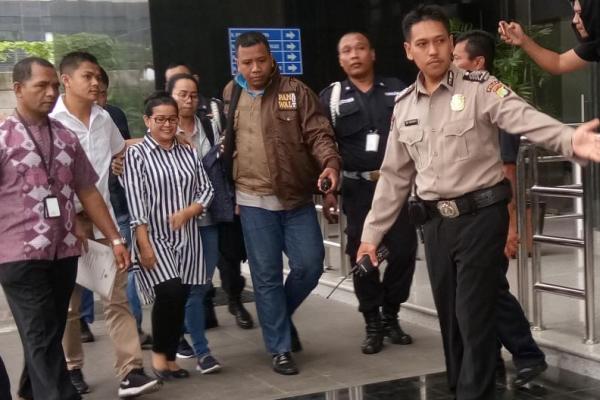 Empat saksi asal swasta itu yakni Susan, Syarofah, Paulus dan Iwan.