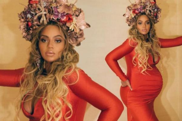 Tak hanya itu, Beyonce juga memakai mahkota yang terbat dari rangkaian bunga yang dihiasai dengan hiasan kupu-kupu dan lampu yang bercahaya.
