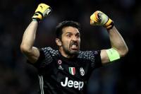 Gianluigi Buffon Isyaratkan Gantung Sepatu