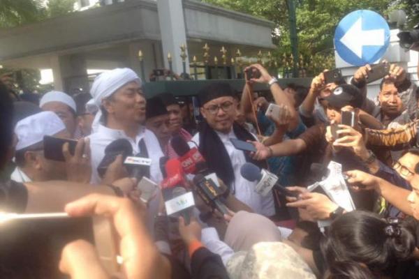 Kuasa Hukum GNPF-MUI Kapitra Ampera mengatakan dirinya telah bertemu langsung dengan Sekjend MA Achmad Setyo Pudjoharsoyo dan sejumlah hakim panitera