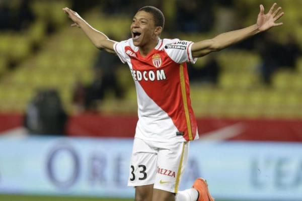 Kali ini Paris Saint Germain dikabarkan sedang menyiapkan dana besar untuk mendatangkan Mbappe dari As Monaco.