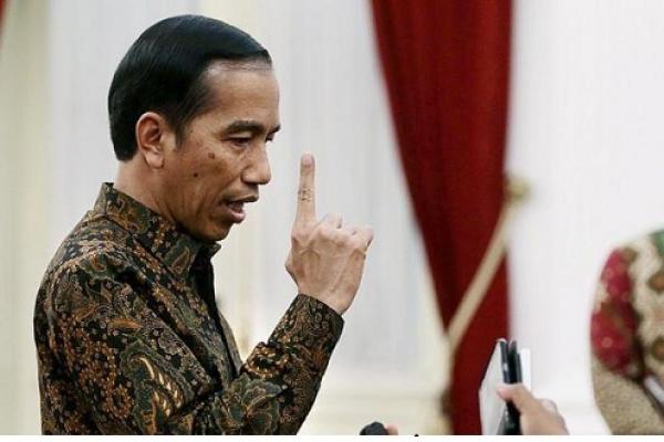 Presiden Jokowi berkomitmen untuk menindak tegas kelompok dan organisasi masyarakat (Ormas) yang bertentangan dengan Pancasila dan UUD 1945.