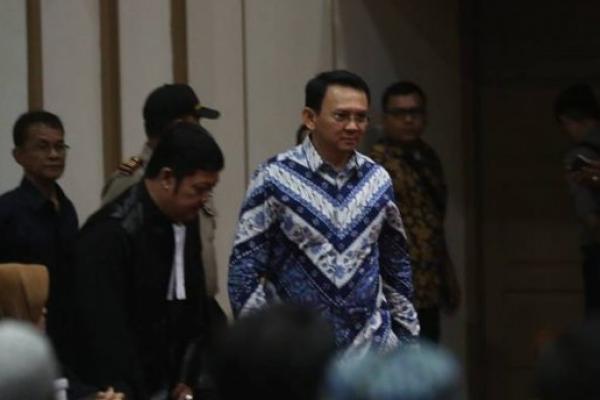 Terpidana kasus penistaan agama Basuki Tjahaja Purnama (Ahok) dipindahkan dari Rutan Cipinang, Jakarta Timur ke Rutan Mako Brimob, Kelapa Dua.