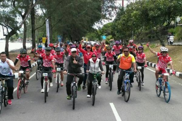 Gowes Pesona Nusantara secara sekaligus juga menjadi sosialisasi Asian Games 2018 yang akan berlangsung di Jakarta dan Palembang.