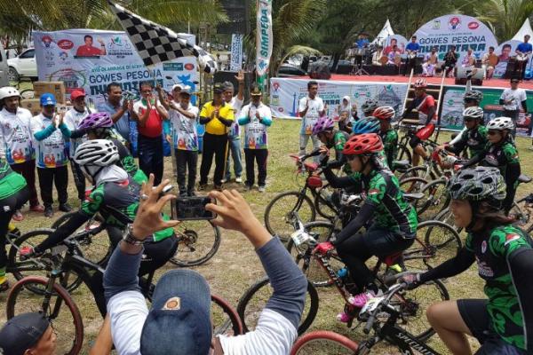 Kehadiran rombongan di rumah bersejarah ini sekaligus untuk terus mempromosikan objek wisata didaerah tersebut.