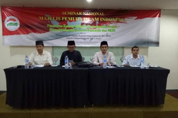 Fachrudin mengutarakan HTI dengan konsep Khilafahnya bertentangan dengan konsep Diniyah (agama), Wathaniyah (Kebangsaan), dan Qonuniyah (Perundang-undangan).