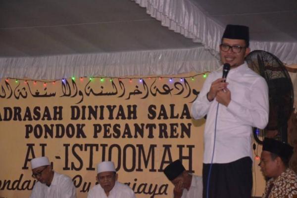 Bagi Hanif, terasa semakin penting membuka kesadaran banyak pihak bahwa pesantren sebagai lembaga pendidikan tertua di Indonesia.
