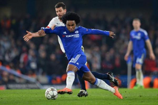 Willian memberikan isyarat ingin reuni dengan mantan pelatihnya, Jose Mourinho di Tottenham Hotspurs.