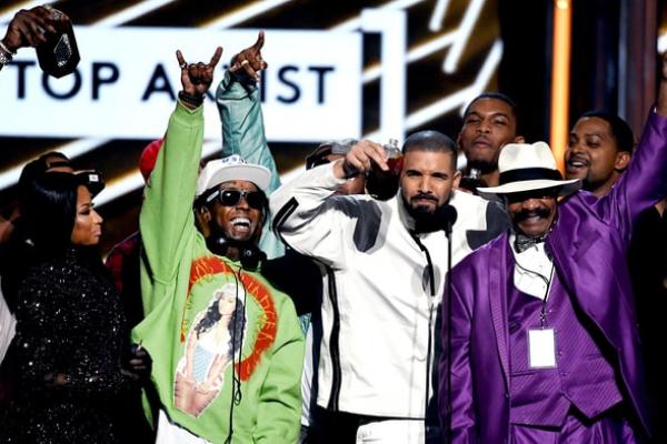 Bisa dibilang tahun 2017 ini adalah tahun kemenangan Drake di Billboard Music Award 2017