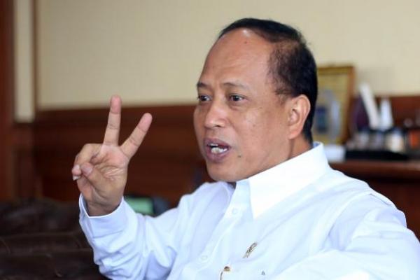 Menristekdikti Muhammad Nasir didesak agar segera turun tangan menyelesaikan polemik internal Universitas Lakidende (Unilaki) sejak 2010 di Unaaha, Sulawesi Tenggara.