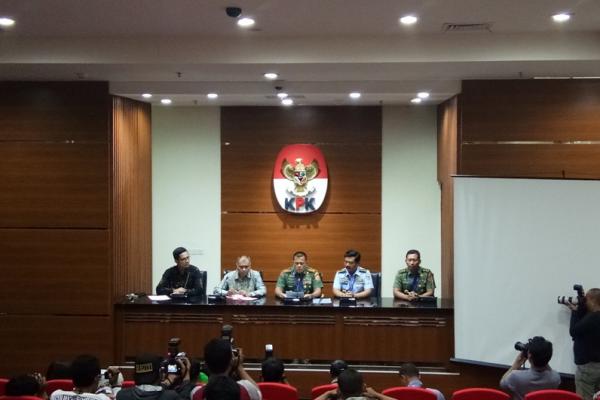 Puspom TNI telah menetapkan tiga orang anggota TNI AU sebagai tersangka dalam kasus tersebut.