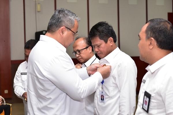 Jaksa takdir‎ mengkonfirmasi Sugito mengenai orang yang mengabadikan foto antara Mendes Eko dengan Choirul Anam.