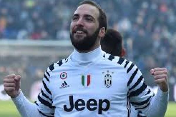 Penampilan striker Juventus, Gonzalo Higuain mulai menurun sejak awal musim ini