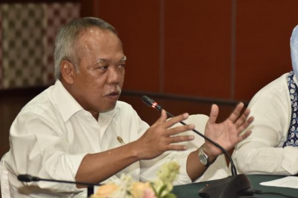 Ketidakhadiran Basuki dibenarkan Juru Bicara KPK, Febri Diansyah. Basuki mangkir dari panggilan pemeriksaan dengan dalih sedang menjalani dinas.