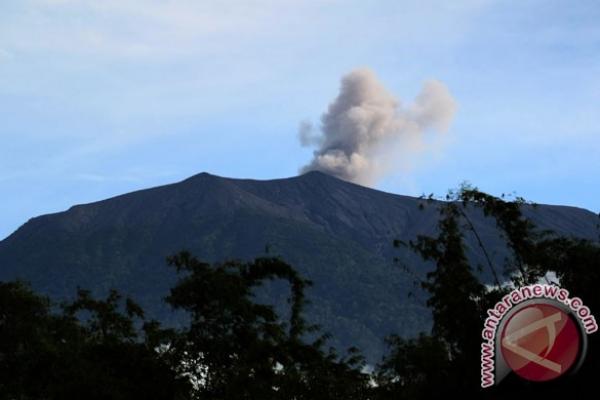 Sutopo memastikan tidak ada peningkatan status gunung api ini yang sejak 3 Agustus 2011 berstatus Waspada (level II).