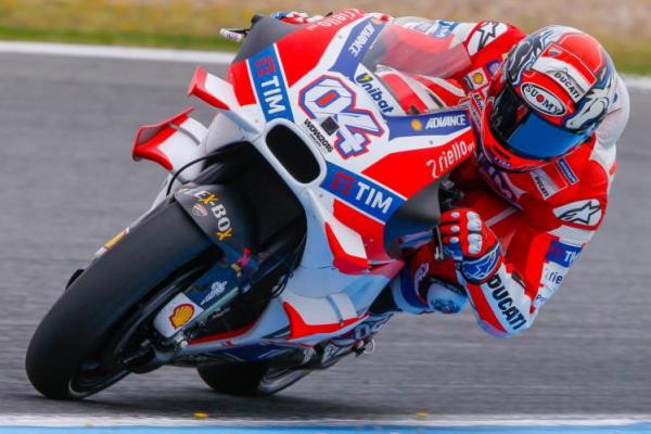 Pebalap Italia dengan motor Ducati, Danilo Petrucci finis di posisi ketiga dan diikuti Valentino Rossi yang berada di posisi keempat.