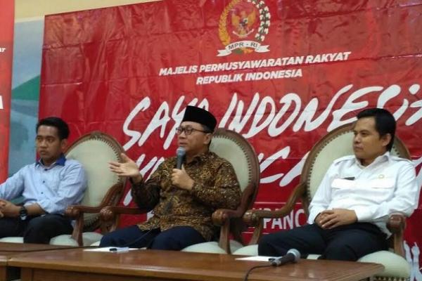 Ketua MPR Zulkifli Hasan mengaku prihatin dengan situasi dan kondisi di tanah air saat ini.