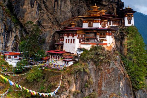 Bhutan adalah salah satu negara yang paling mengisolasi diri dari dunia.