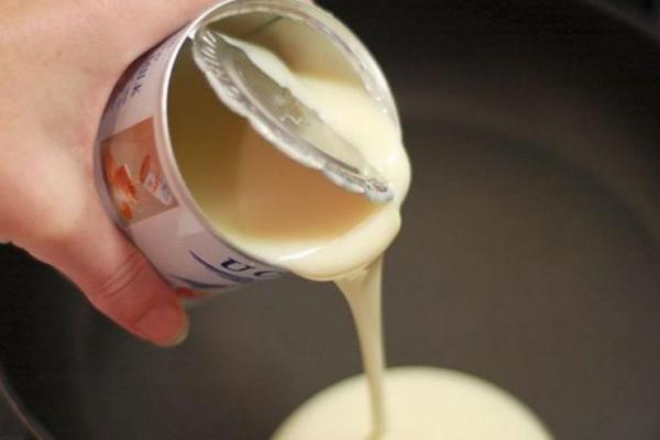 Kementerian Kesehatan menyoroti masih banyak beredarnya promo iklan produk makanan minuman termasuk iklan susu kental manis (SKM).
