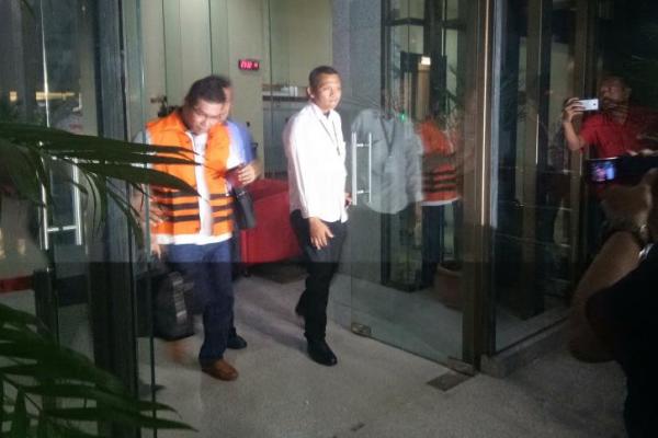 Dari tangan Rahman Agung yang ditangkap di Ruang Komisi B DPRD Jatim, Tim Satgas mengamankan Rp 150 juta.