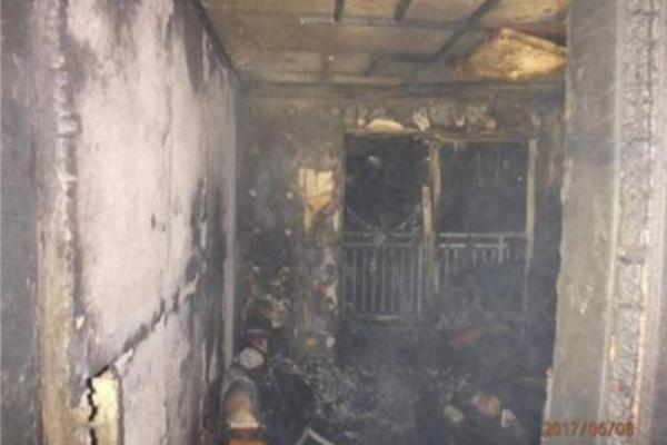 Seorang remaja berusia 14 tahun secara tidak sengaja buat rumahnya kebakaran akibat ulahnya yang ingin mengeriting bulu mata