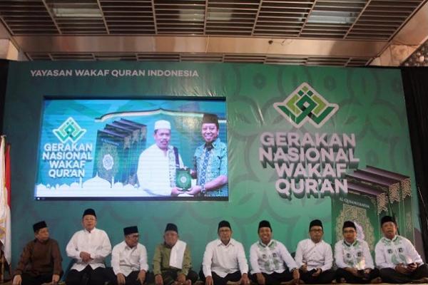 Gerakan Nasional Wakaf Alquran sebagai ikhtiar kelompok umat muslim Indonesia untuk menyebarkan Alquran ke seluruh masjid di Indonesia yang masih kekurangan.