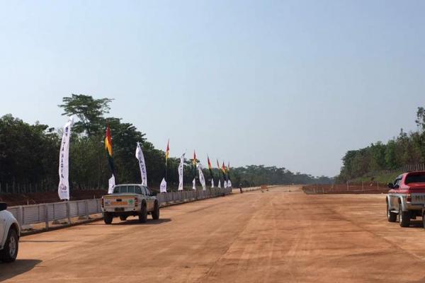 Kondisi jalan tol sepanjang ruas tersebut sudah cukup baik walaupun masih dalam tahap perkerasan beton tipis (lean concrete).